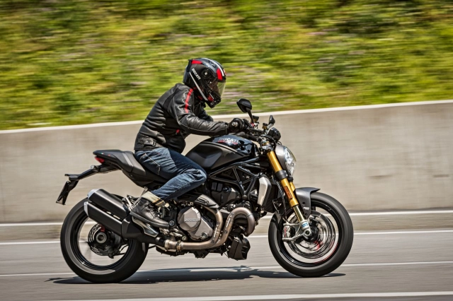 Ra mắt ducati monster 1200 s black on black hoàn toàn mới lạ - 17