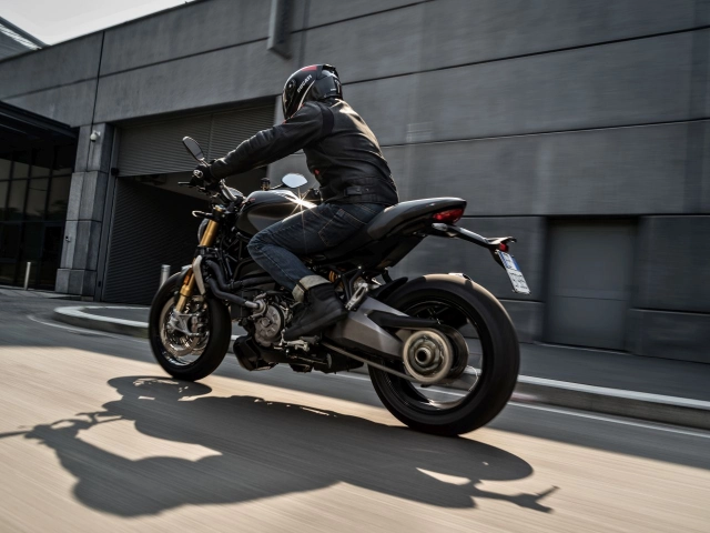 Ra mắt ducati monster 1200 s black on black hoàn toàn mới lạ - 20