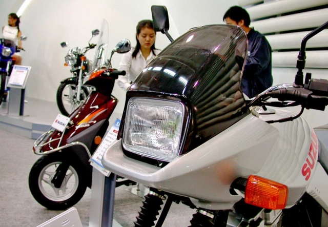 Suzuki dự kiến sẽ giới thiệu katana 150 cạnh tranh với honda cb150r - 6