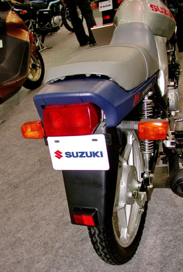 Suzuki dự kiến sẽ giới thiệu katana 150 cạnh tranh với honda cb150r - 8