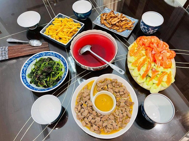 Tái hôn được chồng tặng biệt thự vân hugo thành cô vợ trong mơ luôn nhà sạch cơm ngon - 2