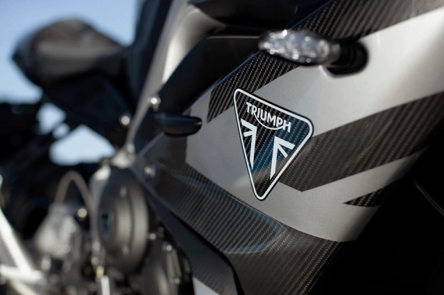 Triumph daytona moto2 765 limited edition chính thức trình làng với giá khoảng 400 triệu vnd - 1