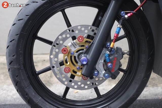 Vario 150 full đen xám sở hữu dàn ghi đông brembo đầy chất chơi - 7