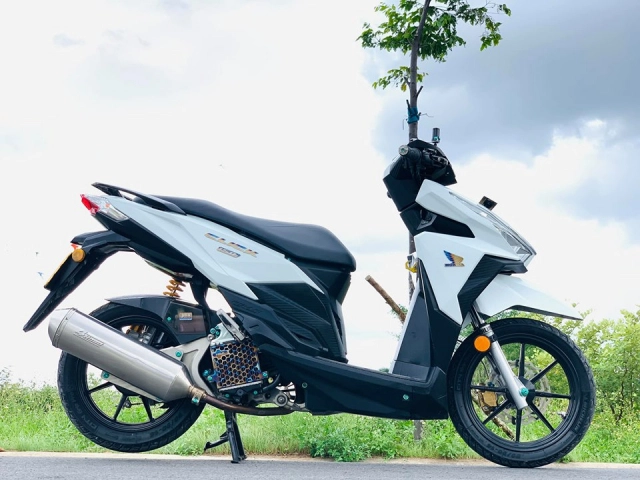 Vario 150 thế hệ cũ sở hữu diện mạo mới đầy chất chơi với loạt trang bị khủng - 10