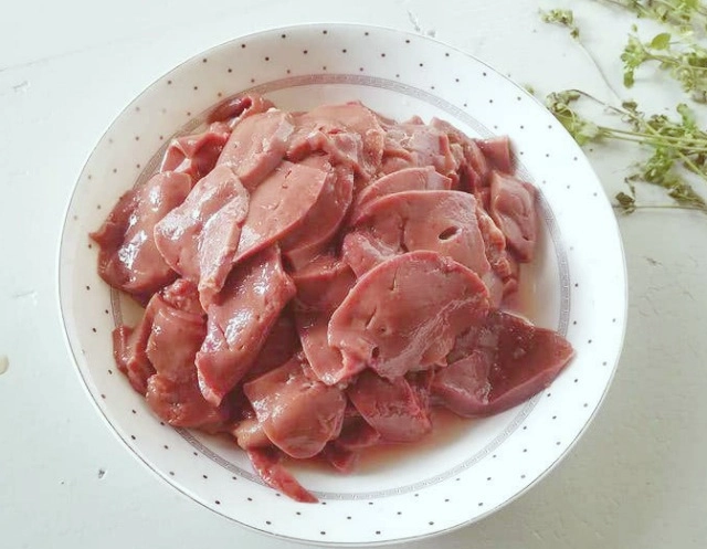 Xào gan nên chần hay ướp trước làm đúng gan mới ngon mềm không khô cứng - 2