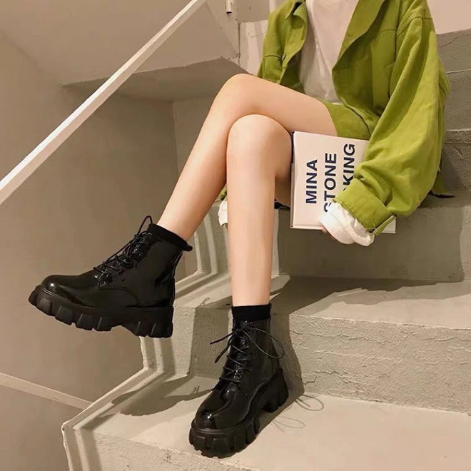 7 kiểu giày chuẩn mốt diện lên thể nào cũng sang và trendy hết nấc dịp thu về - 1