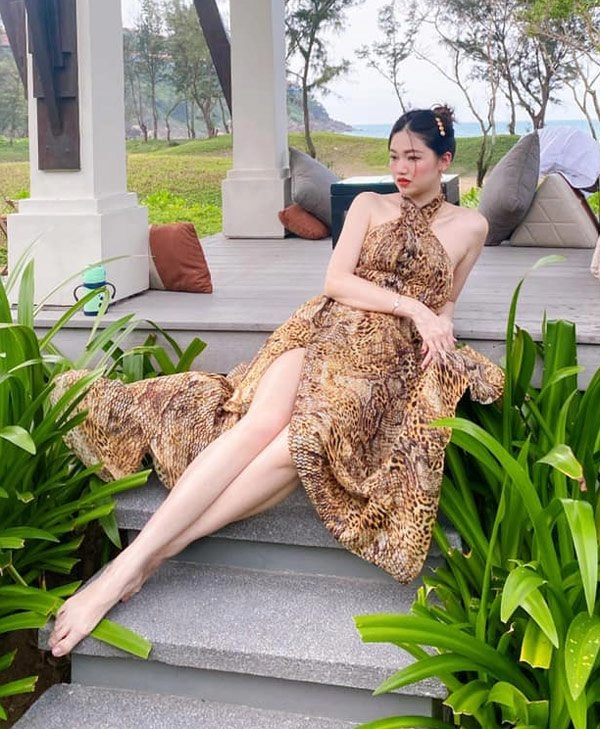 Á hậu có vòng ba 99cm mặc giản dị vẫn tôn được dáng ngọc ngà - 6