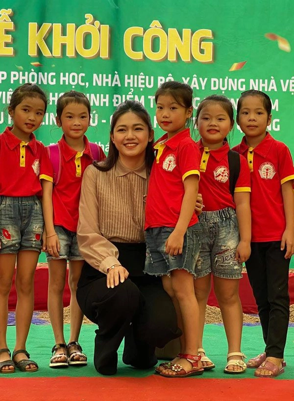 Á hậu có vòng ba 99cm mặc giản dị vẫn tôn được dáng ngọc ngà - 16
