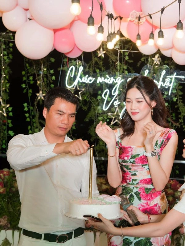 Á hậu có vòng ba 99cm mặc giản dị vẫn tôn được dáng ngọc ngà - 23