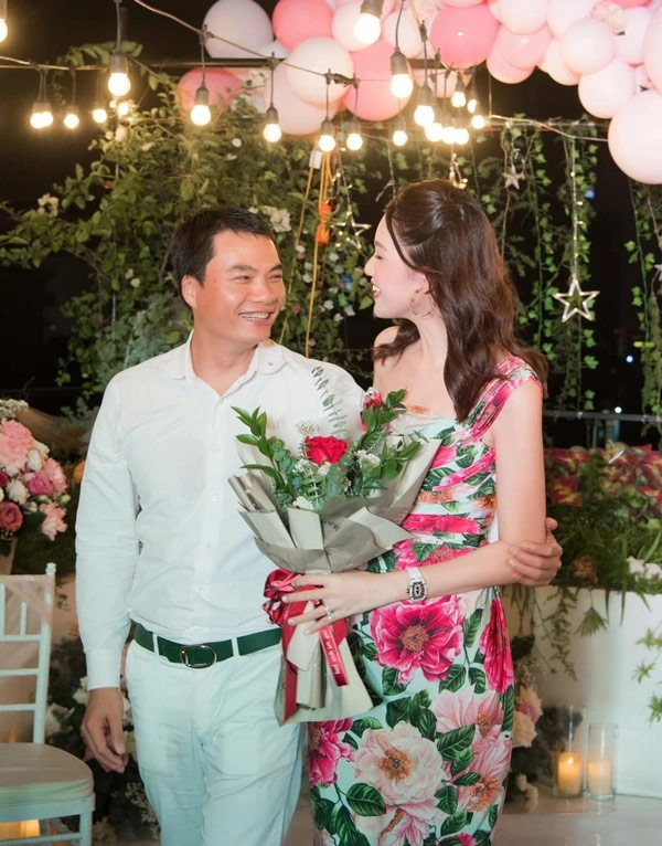 Á hậu có vòng ba 99cm mặc giản dị vẫn tôn được dáng ngọc ngà - 24