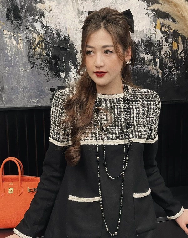 Á hậu con nhà giàu khoe khéo hàng hiệu xa xỉ ai cũng mê - 10