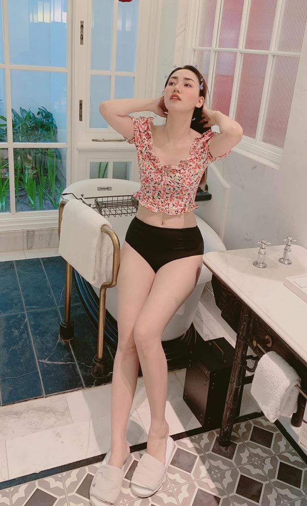 Á hậu sang giàu của vbiz ngày giãn cách xách túi 90 triệu ngồi nhà ngắm cảnh - 21