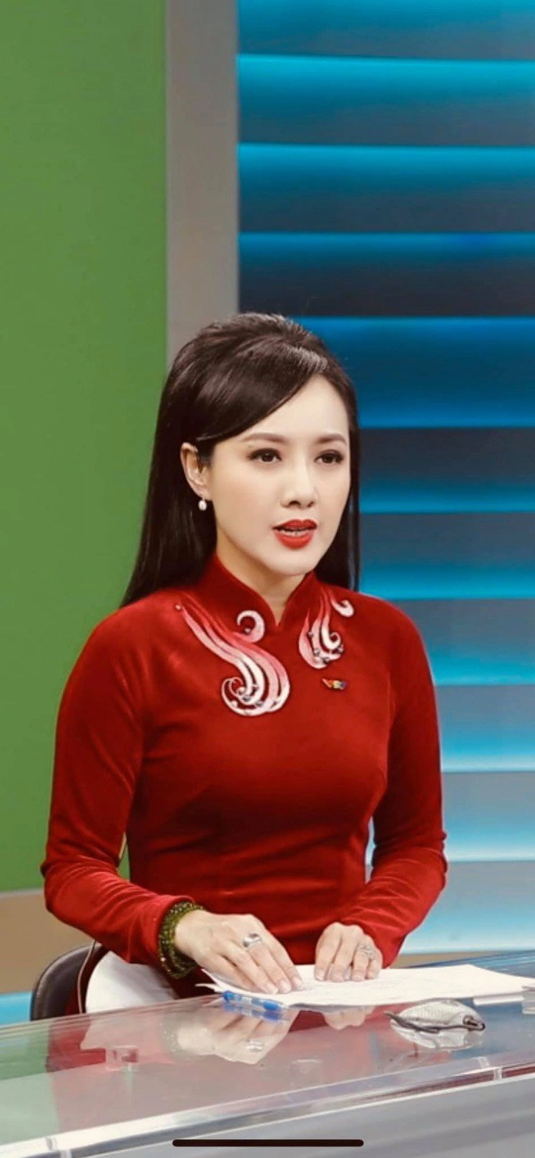 Ăn mặc kín cổng cao tường mc đẹp nhất vtv vẫn toát lên cốt cách cao sang - 7