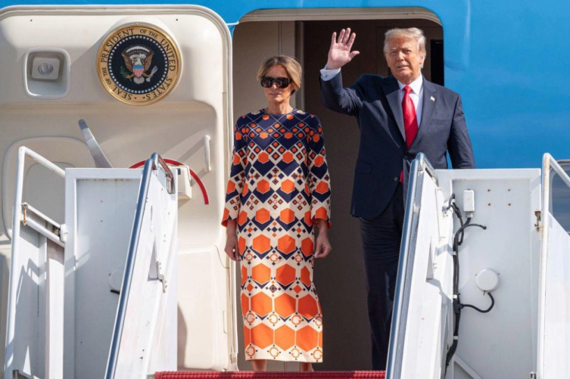 Bà trump lấy lại phong độ ăn diện hậu rời nhà trắng đập tan hình ảnh giản dị trước đó - 3