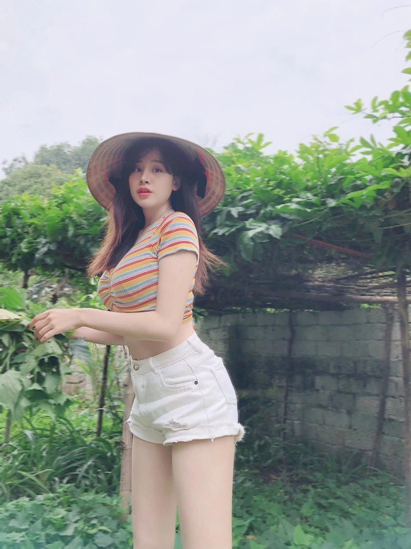 Bà tưng chứng minh chỉ cần có ba vòng phồn thực mặc áo kín như bưng vẫn thừa sexy - 5