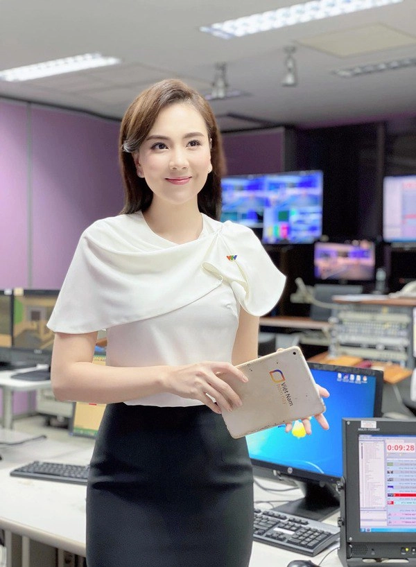 Bảo đồ màu trung tính nhàm chán cứ nhìn phong cách của btv sành điệu nhất nhì vtv mai ngọc - 10