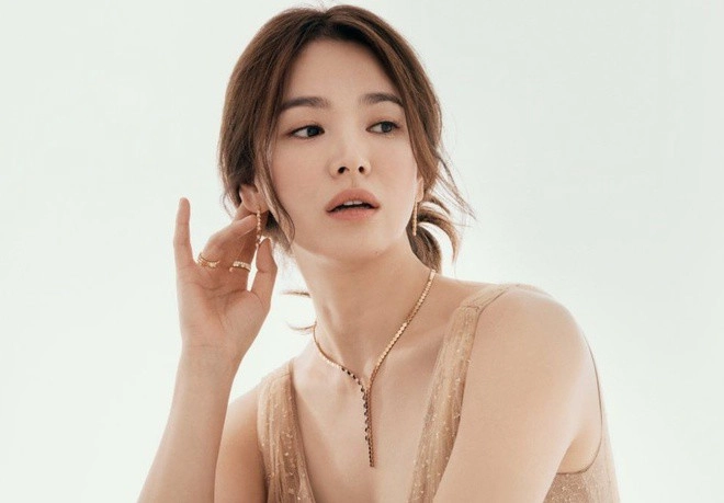 Bắt gặp song hye kyo đời thực nhan sắc nữ thần toả sáng nhờ kiểu tóc bổ luống phù hợp - 8