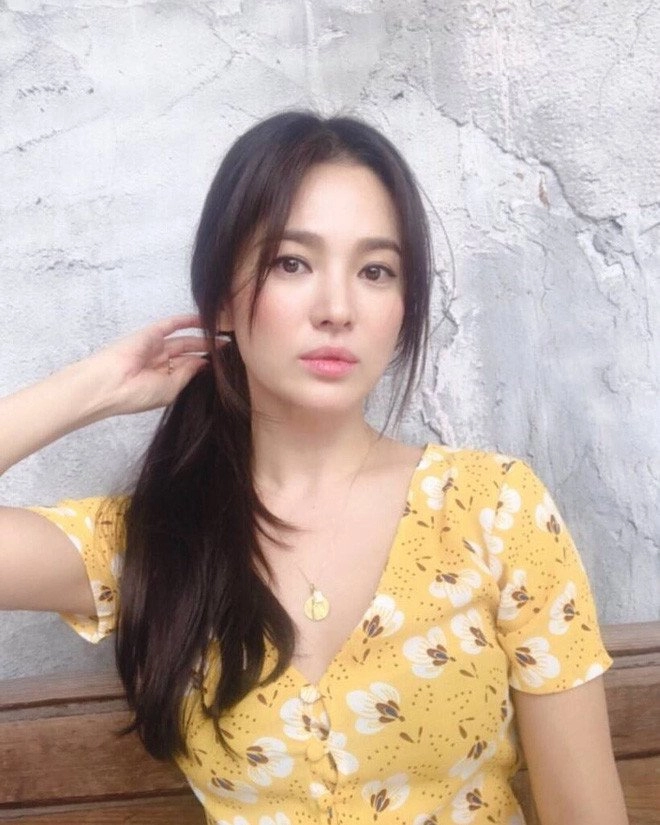 Bắt gặp song hye kyo đời thực nhan sắc nữ thần toả sáng nhờ kiểu tóc bổ luống phù hợp - 9