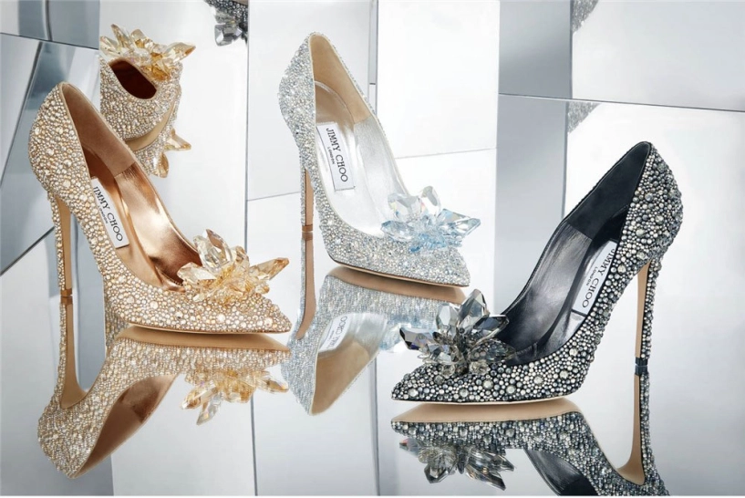 Bí ẩn đôi hài cinderella đắt đỏ ai cũng thi nhau xỏ người lên hương người đau đớn tháo bỏ - 3