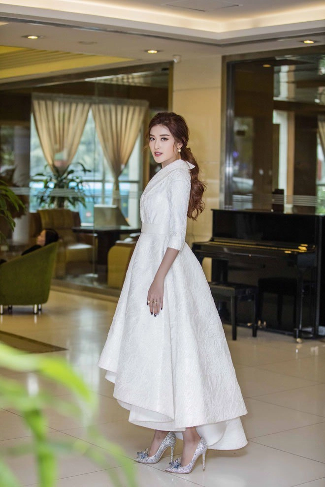 Bí ẩn đôi hài cinderella đắt đỏ ai cũng thi nhau xỏ người lên hương người đau đớn tháo bỏ - 9