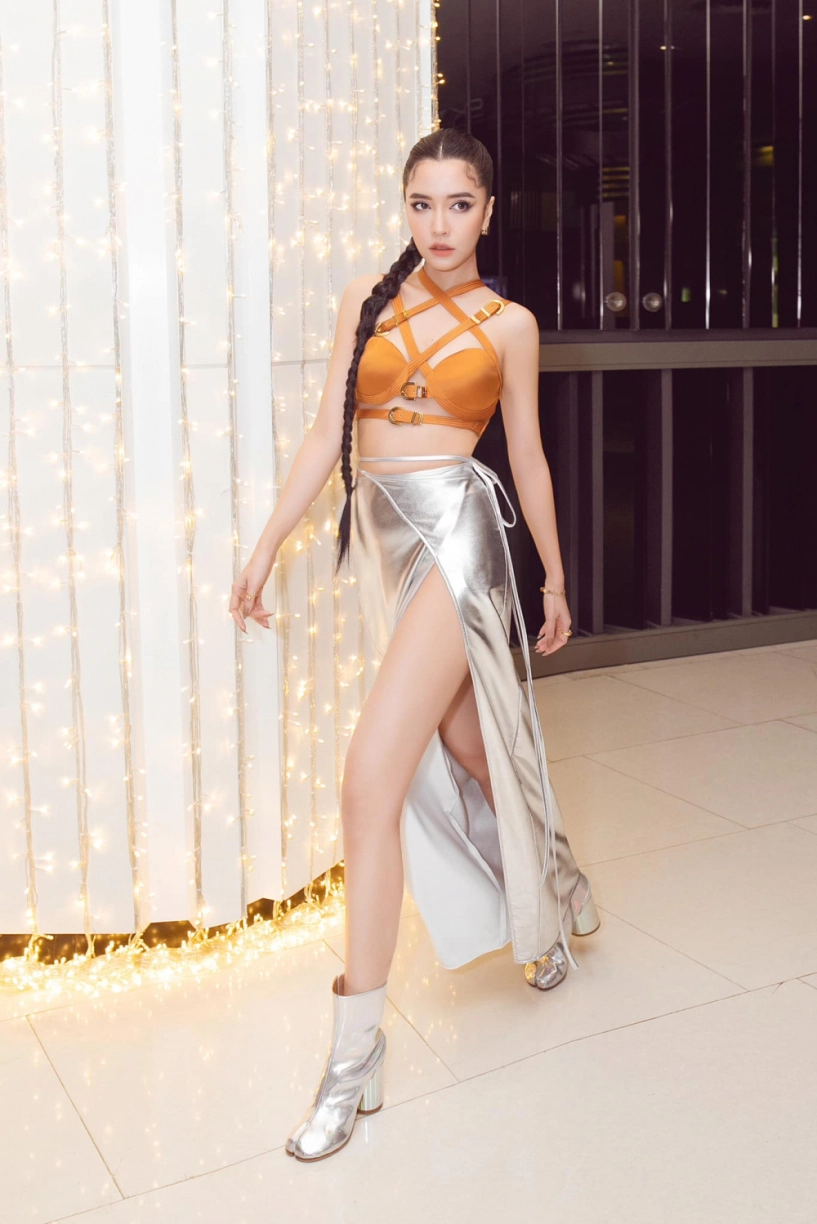 Bích phương phá đảo mxh với bộ cánh quyến rũ nhưng nhìn cứ hao hao mai davika - 3