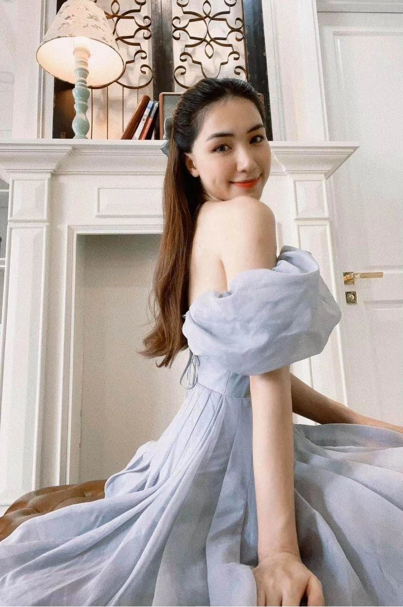 bóc chiêu hack tuổi của hoà minzy từ mẹ thành chị gái của con với 1 item - 6