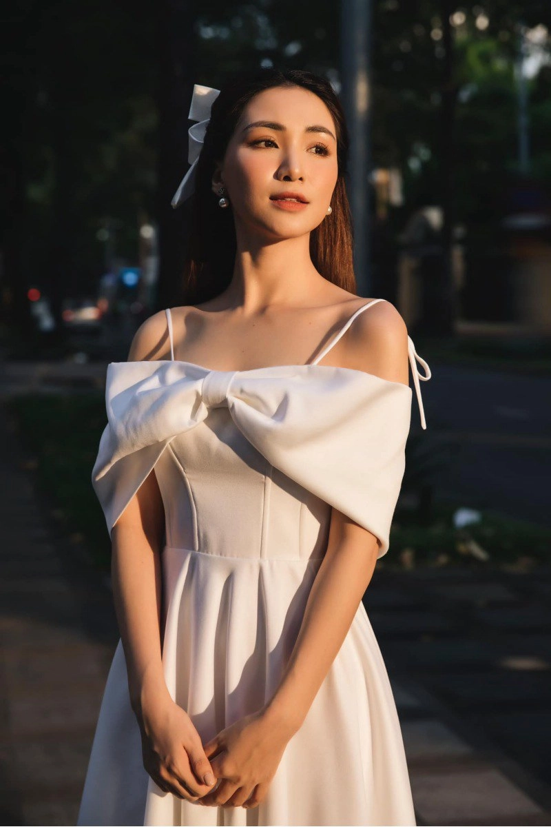 bóc chiêu hack tuổi của hoà minzy từ mẹ thành chị gái của con với 1 item - 8