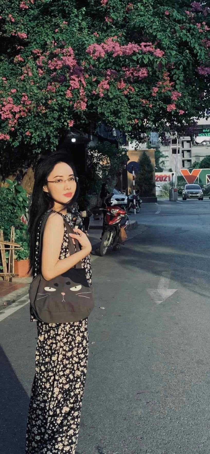 Btv hoài anh diện váy áo tựa nàng thơ bị bắt bẻ dùng món đồ kém sang - 4