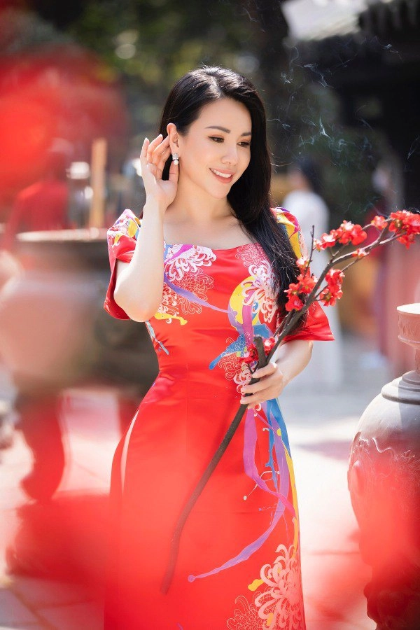 Chẳng phải hết tết là hết thời áo dài hậu mặc du xuân còn diện đi muôn nơi - 12