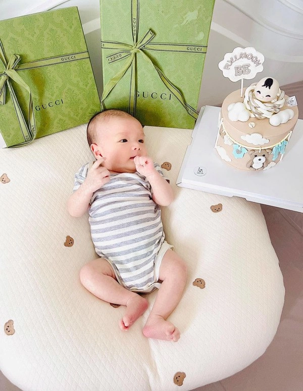 Cháu trai độc nhất của mai phương thuý 1 tháng tuổi đã diện đồ hiệu ai cũng ao ước - 1