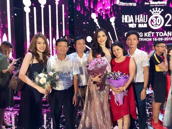 Chị gái á hậu phương nga vừa đẹp lại sang xách túi hiệu nhiều hơn em gái - 3
