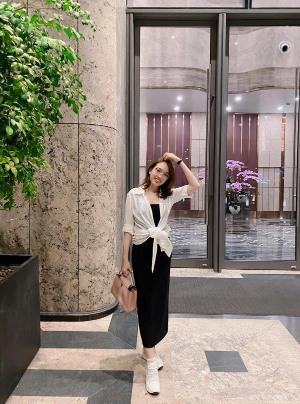 Chị gái á hậu phương nga vừa đẹp lại sang xách túi hiệu nhiều hơn em gái - 12