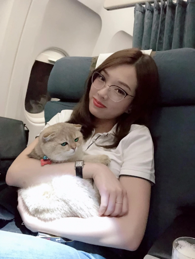Chị gái á hậu phương nga vừa đẹp lại sang xách túi hiệu nhiều hơn em gái - 20
