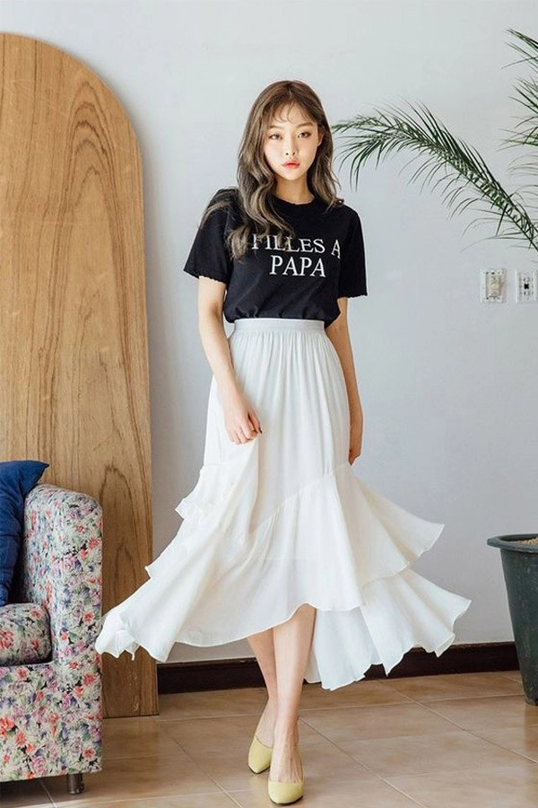 Chỉ mất hơn trăm nghìn mua một chiếc chân váy trắng nàng tha hồ phối nhiều set đồ sang xịn - 3