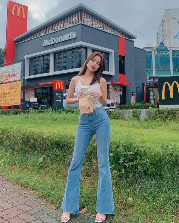 Chiếc quần tưởng lỗi thời giờ lại được chị em thi nhau diện thế này - 12