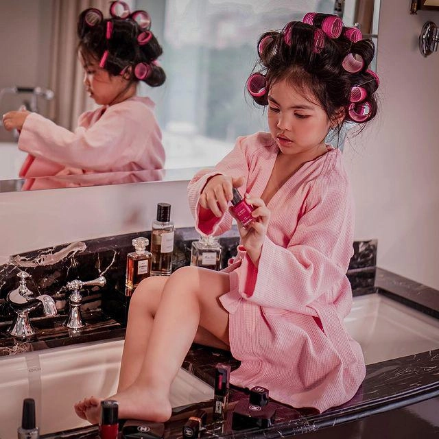 Choáng với độ giàu sang của minh nhựa sinh nhật con gái cũng dát hàng hiệu không ai đọ lại - 7