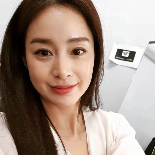 Chồng tập tành giữ phong độ kim tae hee phó mặc lão hoá đến tự nhiên - 5