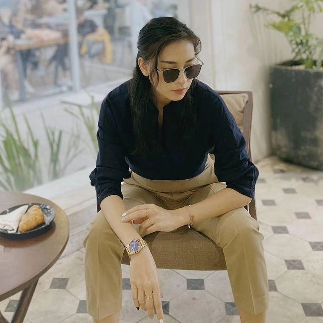 Chưa từng thấy một ngô thanh vân diện áo đục lỗ lạ hơn cả là mặc bikini bèo nhún - 3