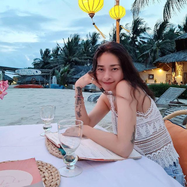Chưa từng thấy một ngô thanh vân diện áo đục lỗ lạ hơn cả là mặc bikini bèo nhún - 6