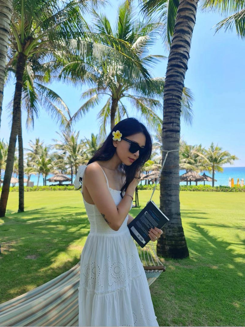 Chưa từng thấy một ngô thanh vân diện áo đục lỗ lạ hơn cả là mặc bikini bèo nhún - 14