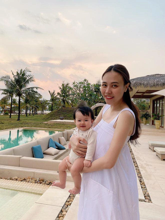 Chuẩn mẹ con nhà hào môn hết cặp xe bạc tỷ đàm thu trang-suchin còn cótúi nghìn đô đồng bộ - 11