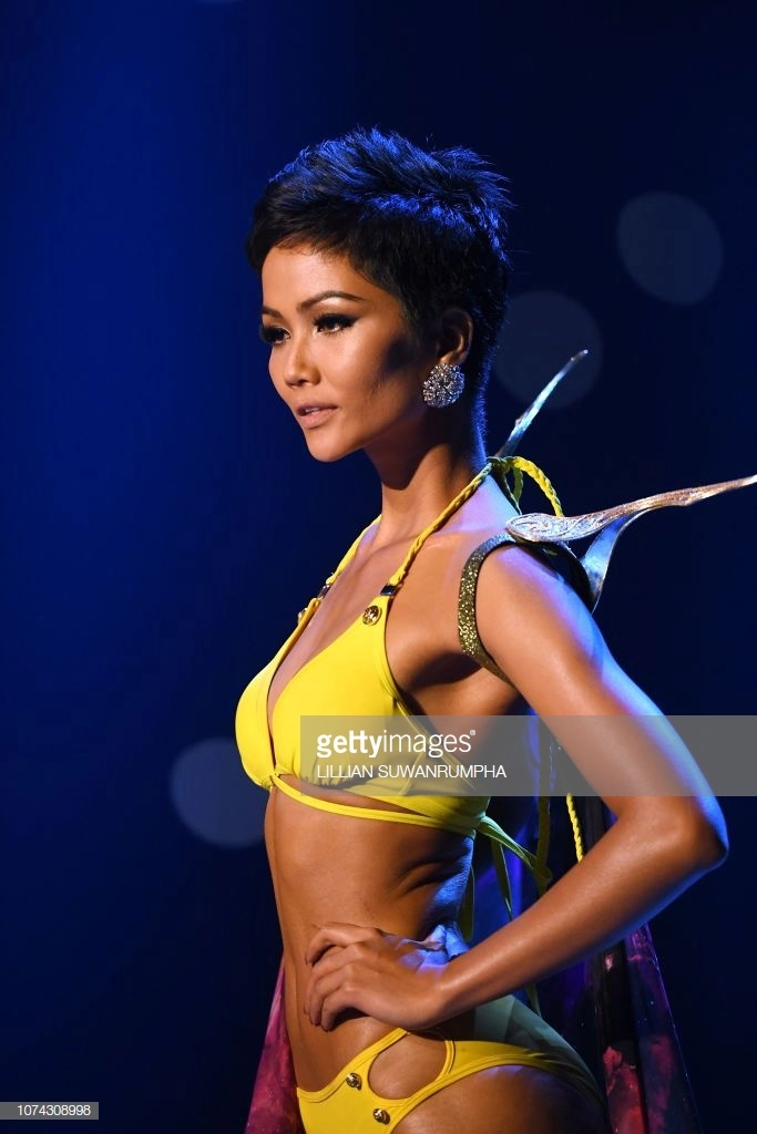 Chuyện chưa kể về thiết kế bikini của mùa miss universe 2018 giúp hhen niê vào top 5 lịch sử - 3