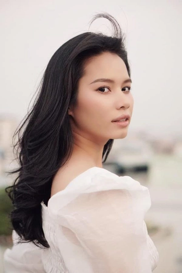 Cô bé bồi bàn từng thi hoa hậu hoàn vũ việt nam năm 18 tuổi giờ ra sao - 18