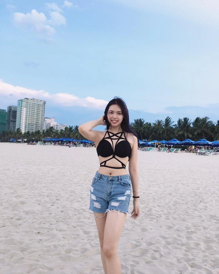 Cô giáo xinh đẹp từng lọt top 5 hoa hậu mê khoe dáng nuột với bikini - 3