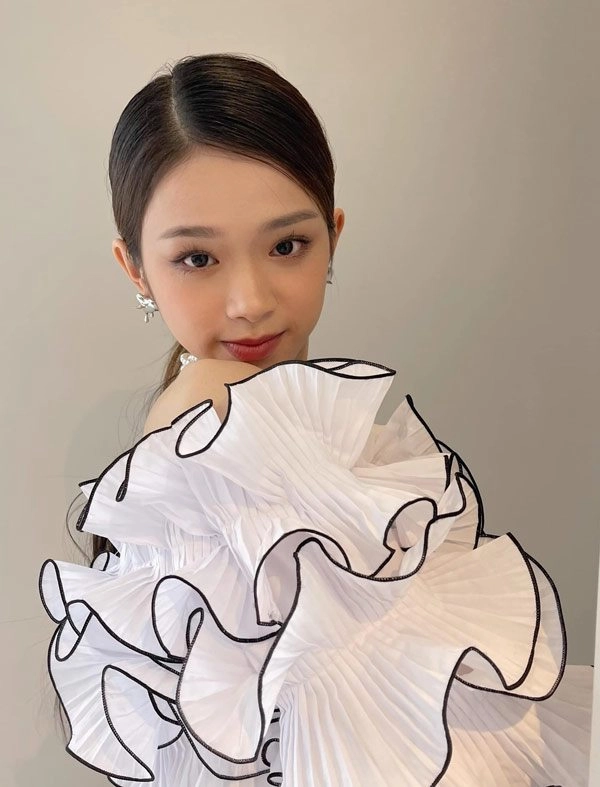 Có một hot girl dù ở nhà vẫn không ngừng mặc đẹp mỗi ngày - 4