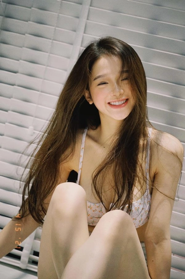Có một hot girl dù ở nhà vẫn không ngừng mặc đẹp mỗi ngày - 15