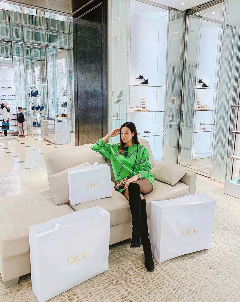 Con dâu nhà tỷ phú khoe chiến tích shopping chốt đơn theo lô mua toàn món trăm triệu - 12