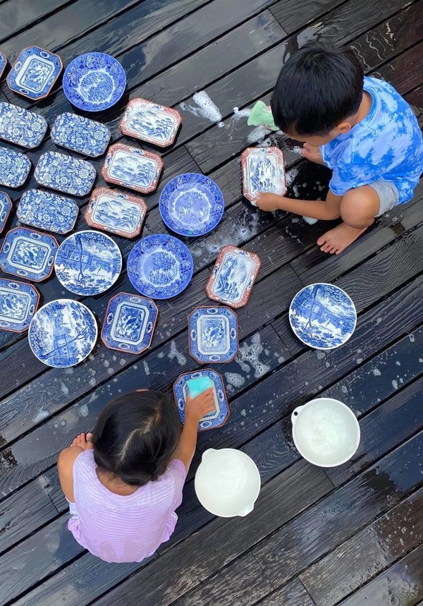 Con gái tăng thanh hà quấn giấy làm váy siêu đáng yêu - 11
