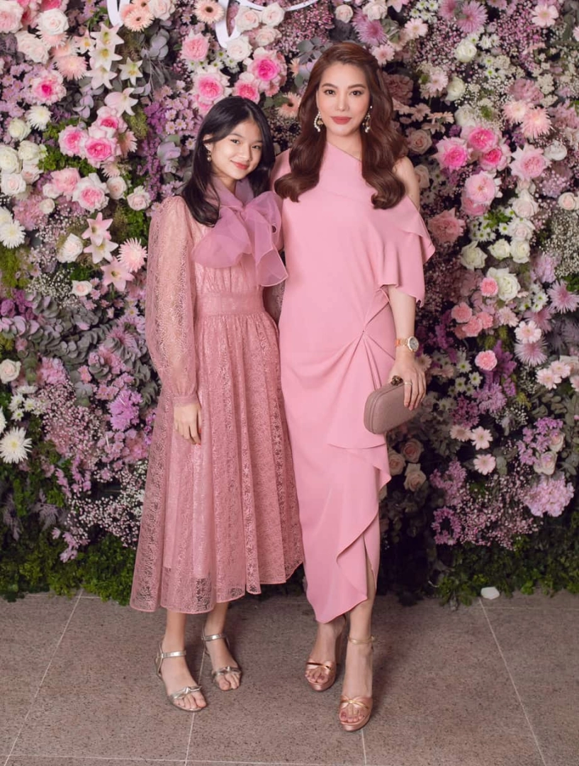 Con gái trương ngọc ánh có niềm đam mê với hoa tai có đôi hàng hiệu giá hơn chục triệu - 4