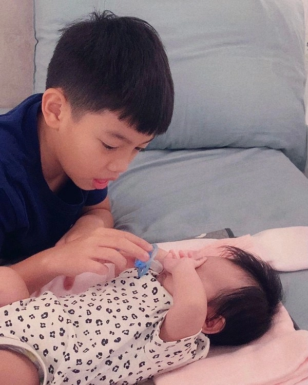 Công chúa nhỏ nhà cường đô la - đàm thu trang khoe nét đáng yêu với trang phục hoạ tiết - 4